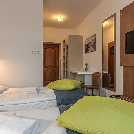 לינה וארוחת בוקר Bozy Dar