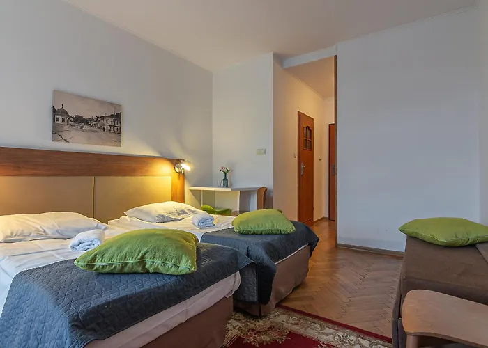 לינה וארוחת בוקר Bozy Dar 3*